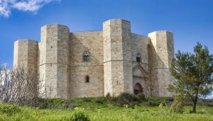 attivita-castel-del-monte-puglia-thinkstock_20211209111150